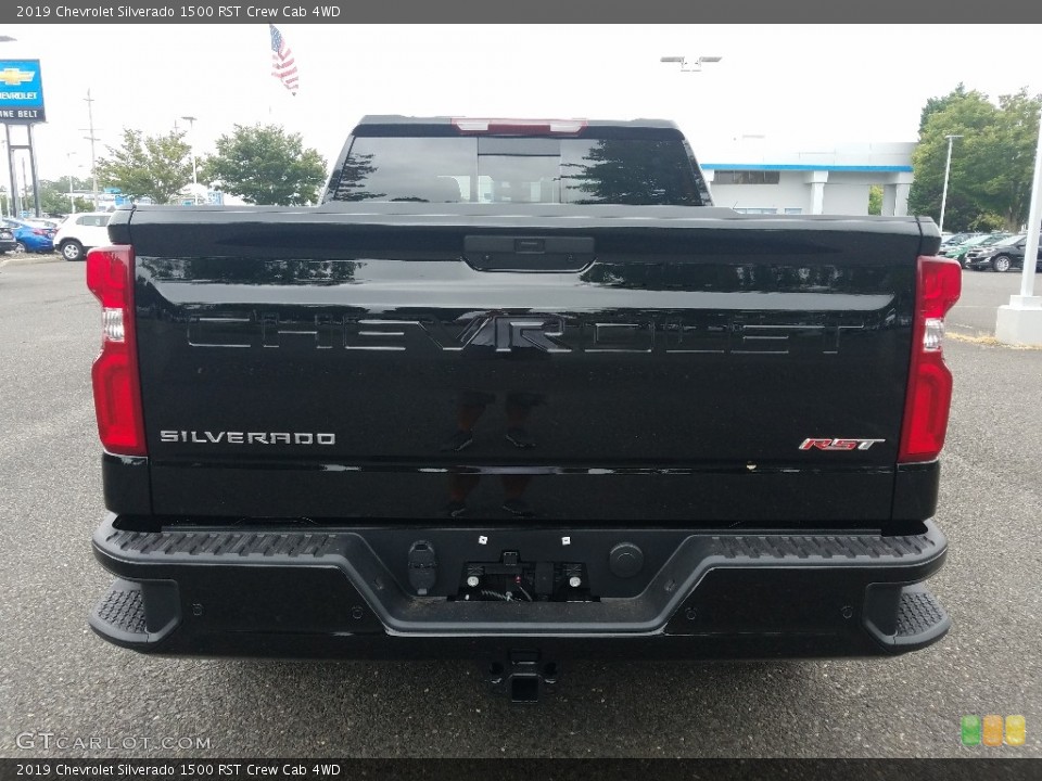 2019 Chevrolet Silverado 1500 Custom Badge and Logo Photo #129260181