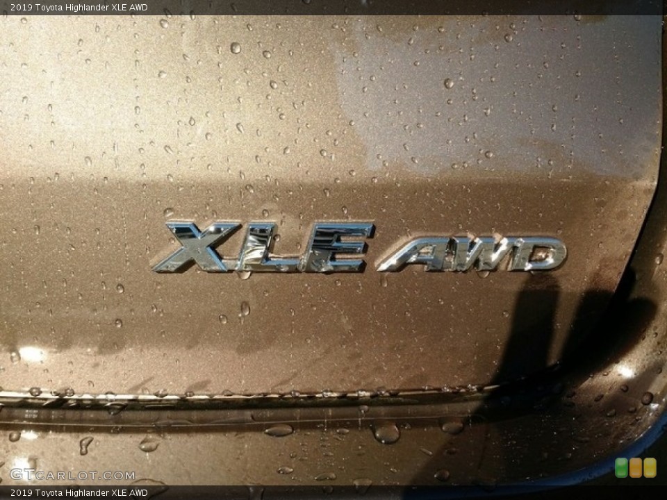 2019 Toyota Highlander Custom Badge and Logo Photo #130080645
