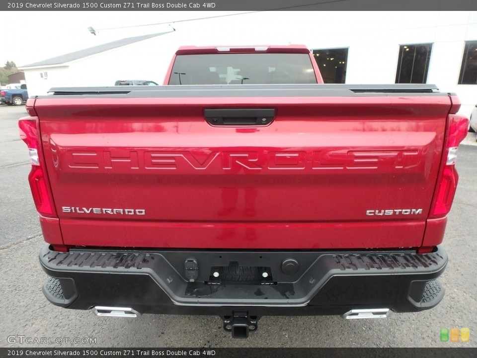 2019 Chevrolet Silverado 1500 Custom Badge and Logo Photo #130437220