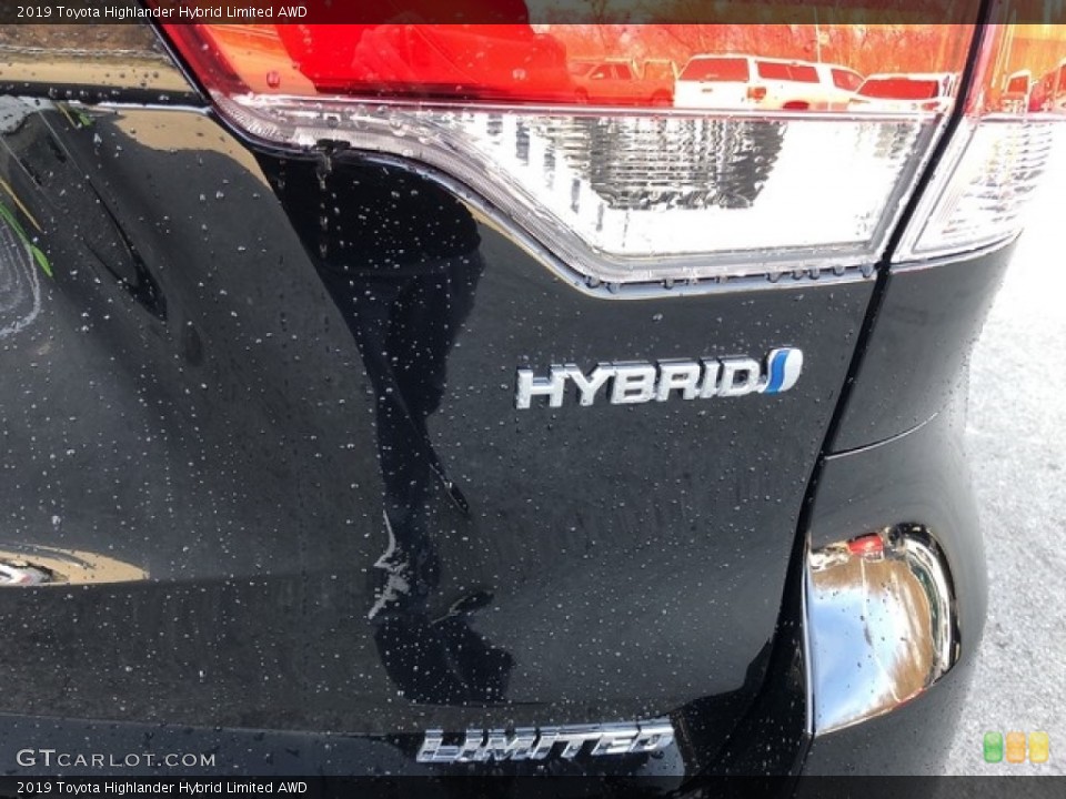 2019 Toyota Highlander Custom Badge and Logo Photo #130583334