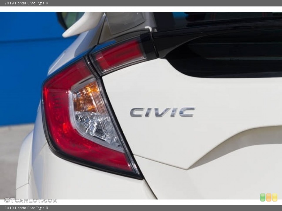 2019 Honda Civic Custom Badge and Logo Photo #130919329