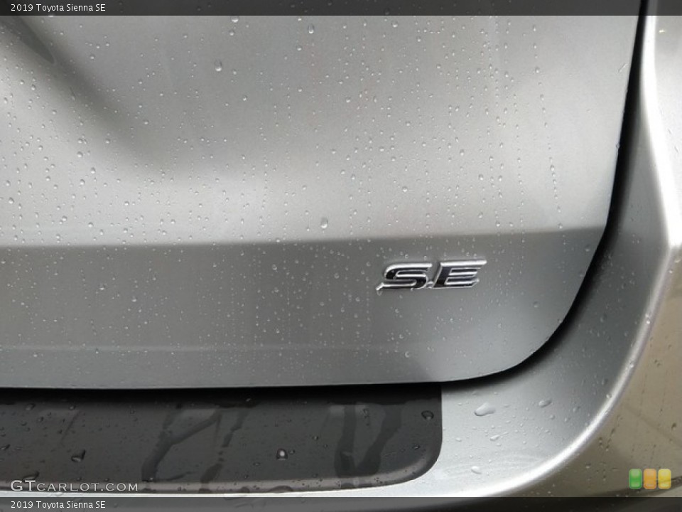 2019 Toyota Sienna Badges and Logos