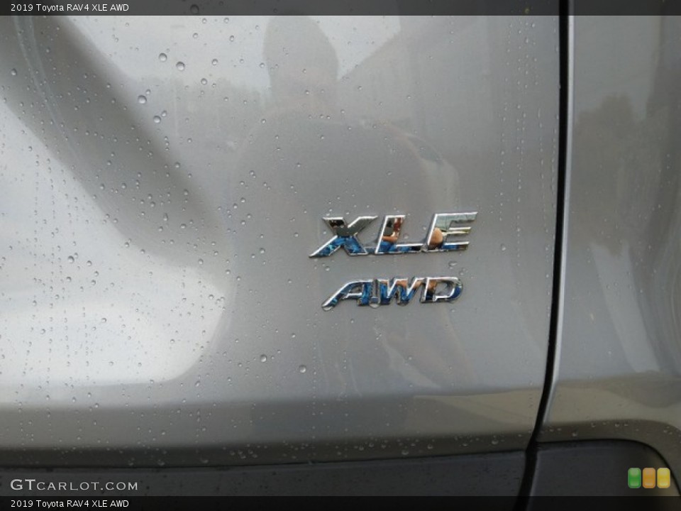 2019 Toyota RAV4 Custom Badge and Logo Photo #131130606