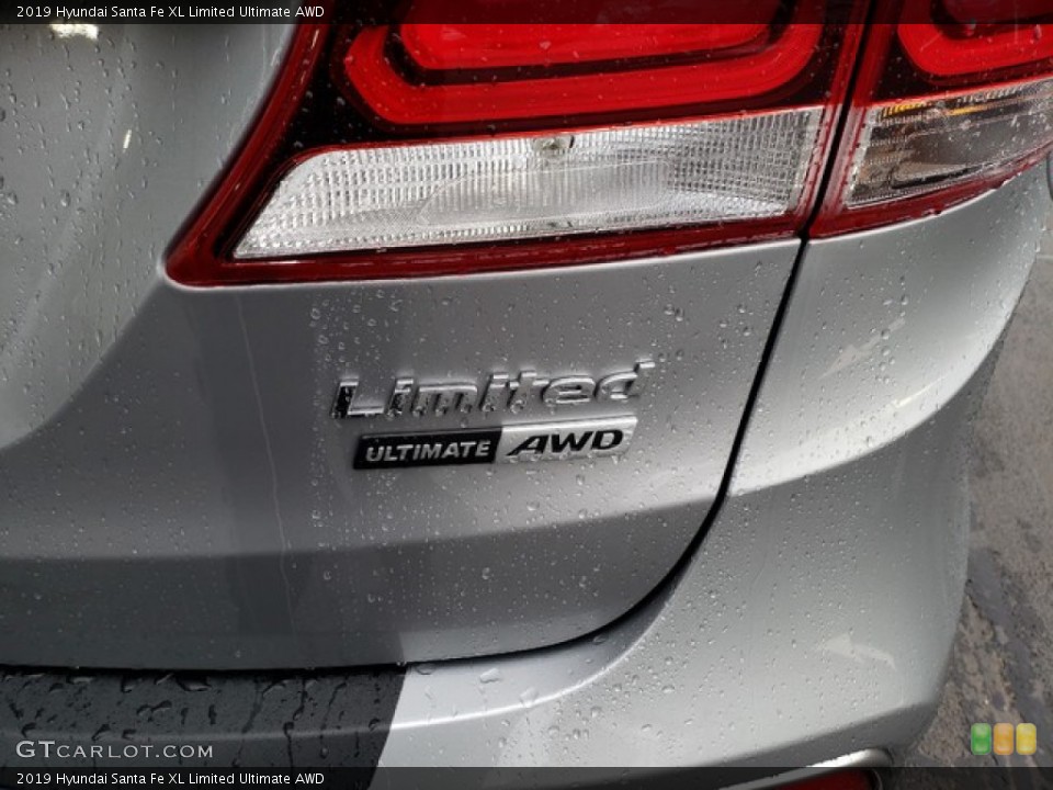 2019 Hyundai Santa Fe XL Badges and Logos
