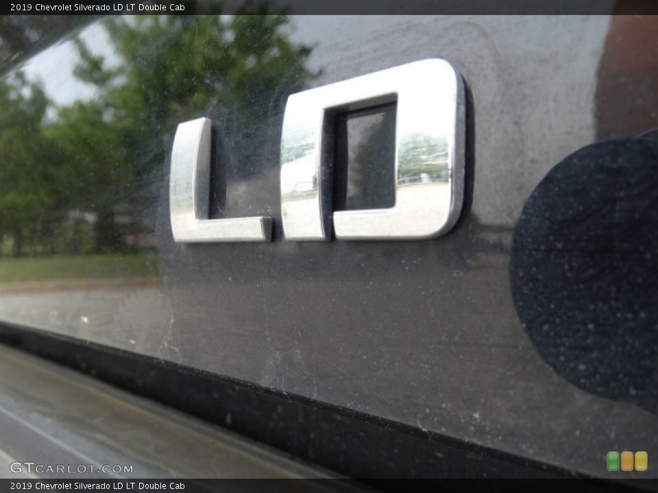 2019 Chevrolet Silverado LD Badges and Logos
