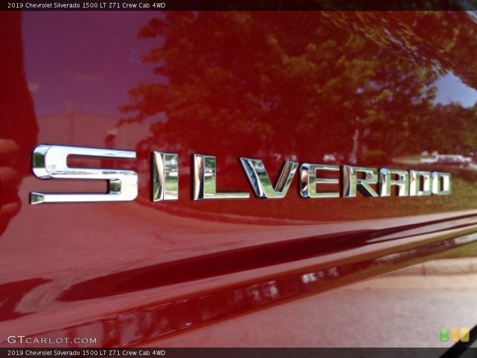 2019 Chevrolet Silverado 1500 Custom Badge and Logo Photo #133201533