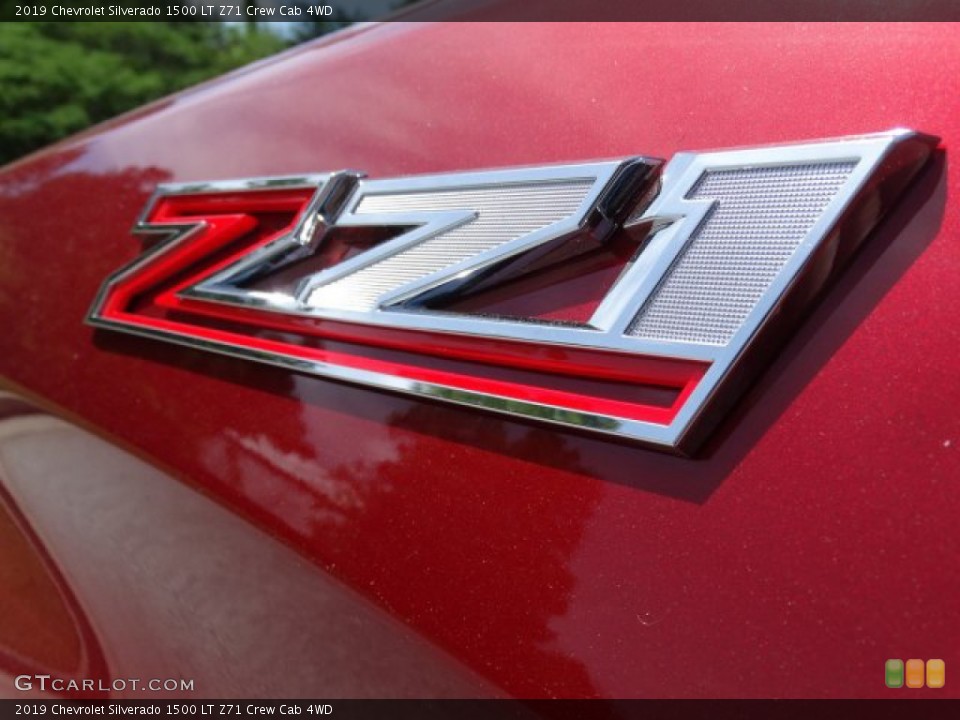 2019 Chevrolet Silverado 1500 Custom Badge and Logo Photo #133201632