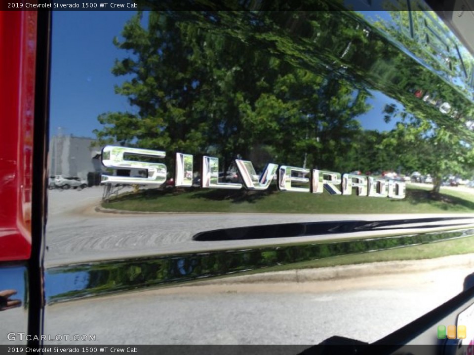 2019 Chevrolet Silverado 1500 Custom Badge and Logo Photo #133874570
