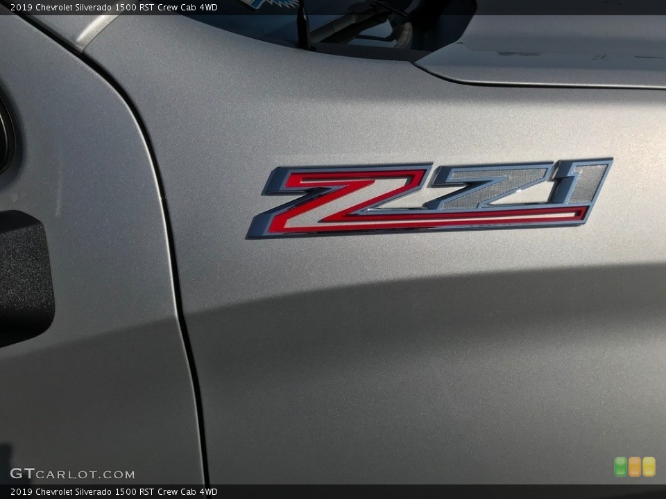 2019 Chevrolet Silverado 1500 Custom Badge and Logo Photo #135283518