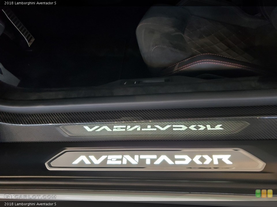 2018 Lamborghini Aventador Badges and Logos