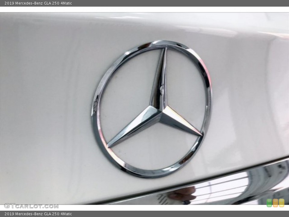 2019 Mercedes-Benz GLA Badges and Logos