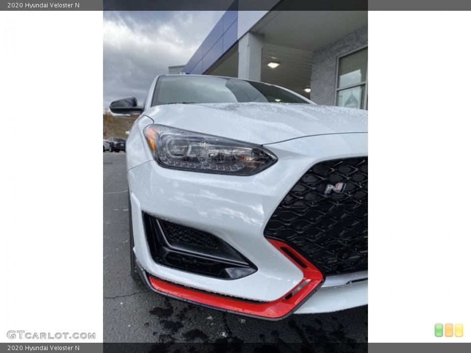 2020 Hyundai Veloster Badges and Logos