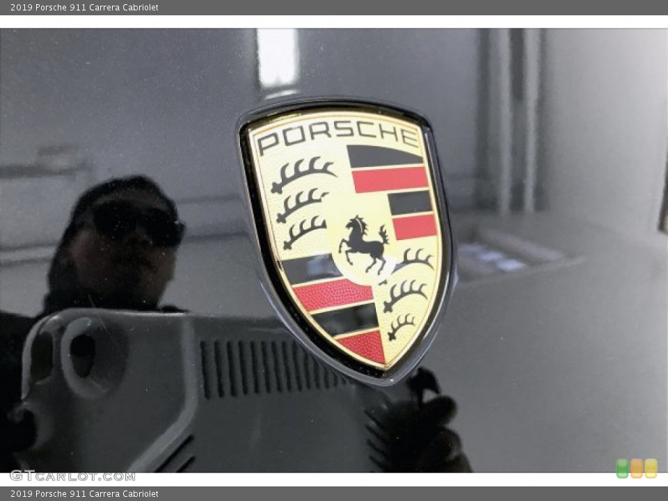 2019 Porsche 911 Badges and Logos
