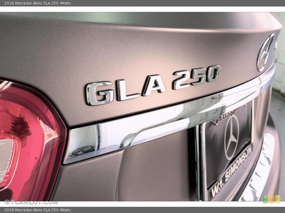 2018 Mercedes-Benz GLA Badges and Logos