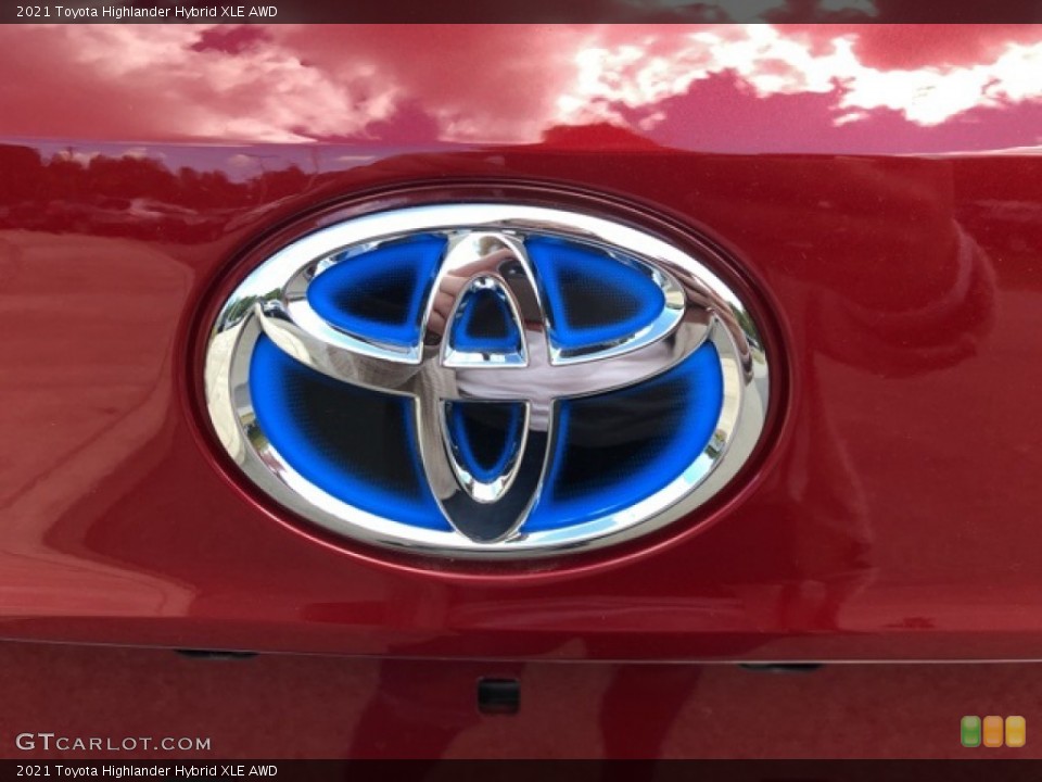 2021 Toyota Highlander Custom Badge and Logo Photo #139735494