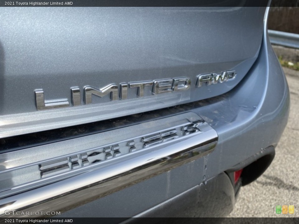 2021 Toyota Highlander Custom Badge and Logo Photo #140555109