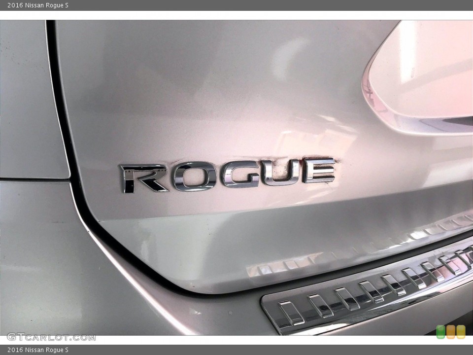 2016 Nissan Rogue Badges and Logos