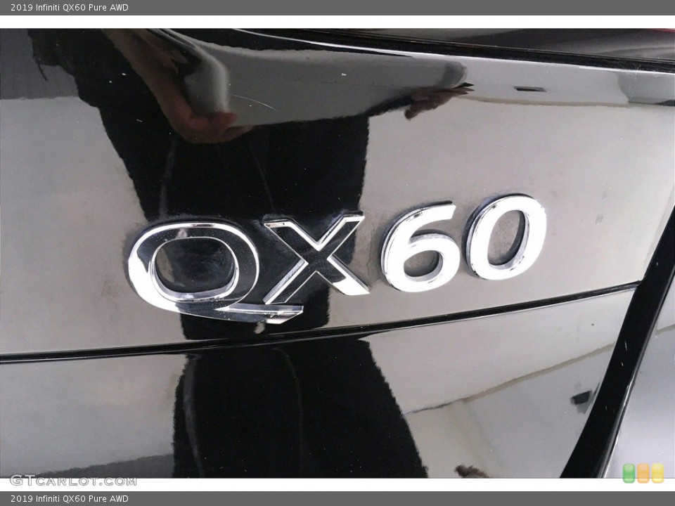 2019 Infiniti QX60 Badges and Logos