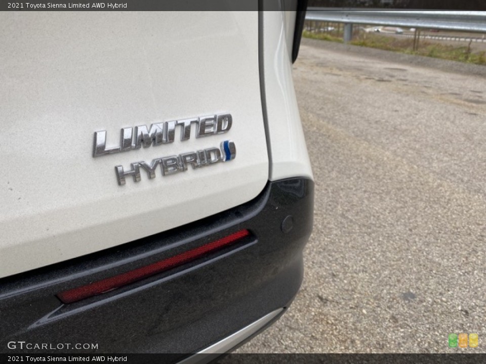 2021 Toyota Sienna Custom Badge and Logo Photo #140739931