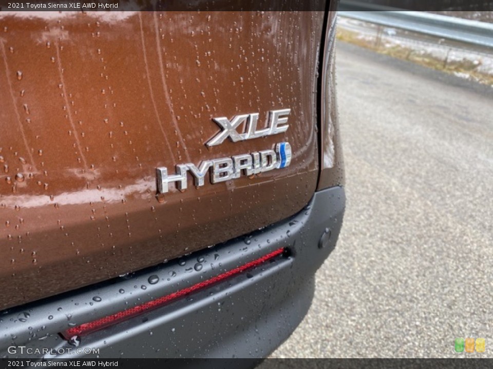 2021 Toyota Sienna Custom Badge and Logo Photo #140919938