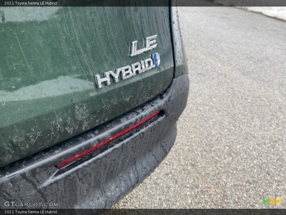 2021 Toyota Sienna Badges and Logos
