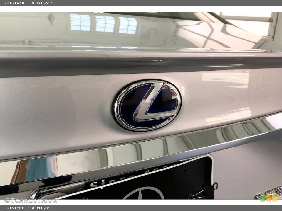 2016 Lexus ES Custom Badge and Logo Photo #141265942