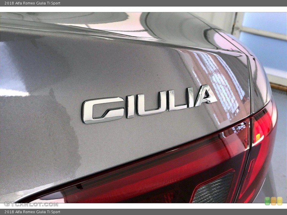 2018 Alfa Romeo Giulia Custom Badge and Logo Photo #141426277