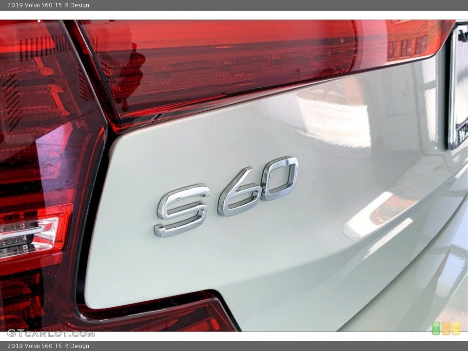 2019 Volvo S60 Badges and Logos