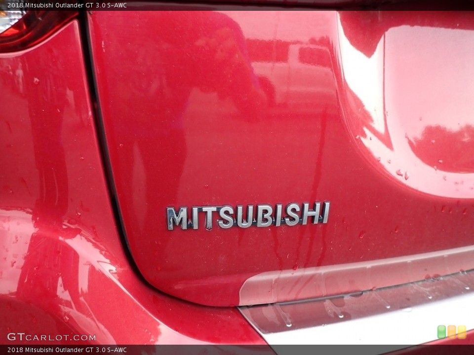 2018 Mitsubishi Outlander Custom Badge and Logo Photo #142300073