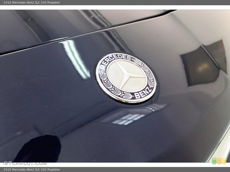 2016 Mercedes-Benz SLK Badges and Logos