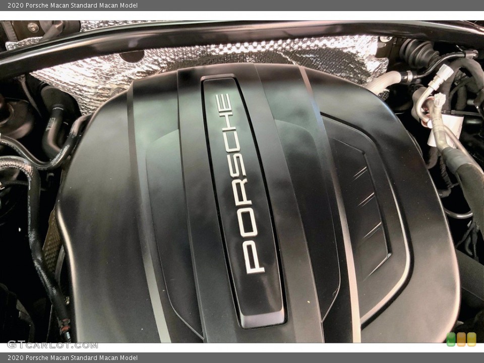 2020 Porsche Macan Badges and Logos