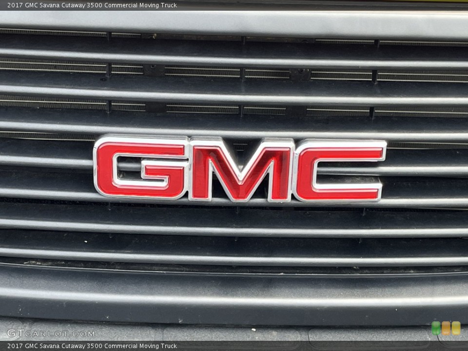 2017 GMC Savana Cutaway Badges and Logos
