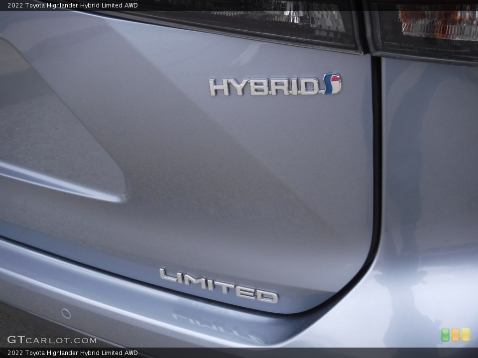 2022 Toyota Highlander Badges and Logos
