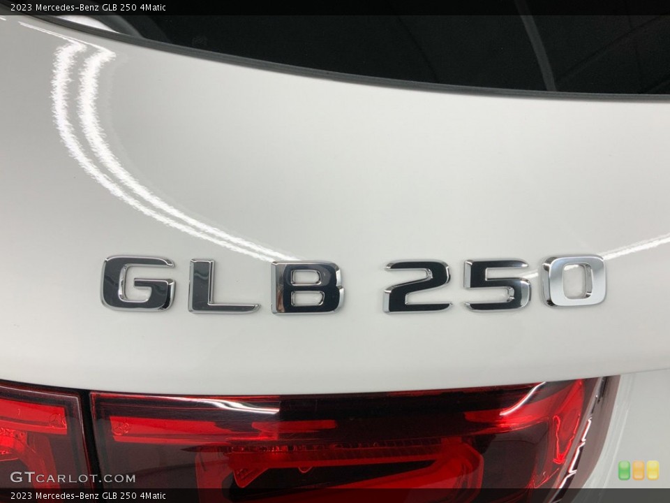 2023 Mercedes-Benz GLB Badges and Logos