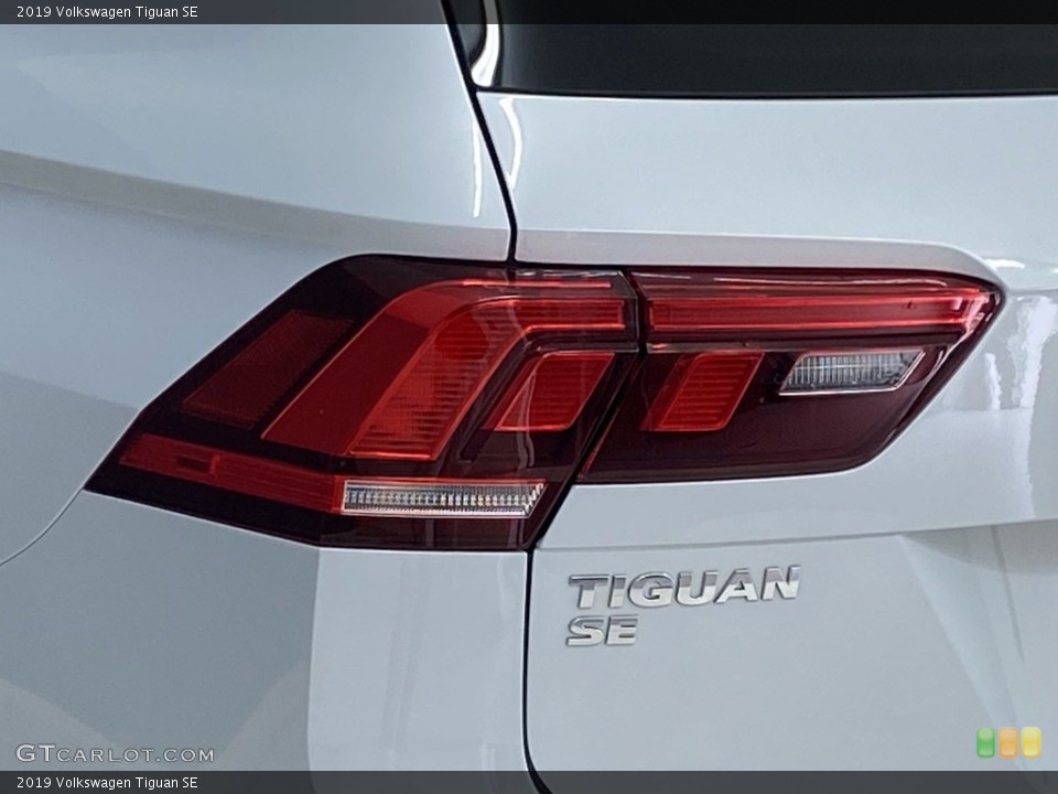 2019 Volkswagen Tiguan Custom Badge and Logo Photo #146265107