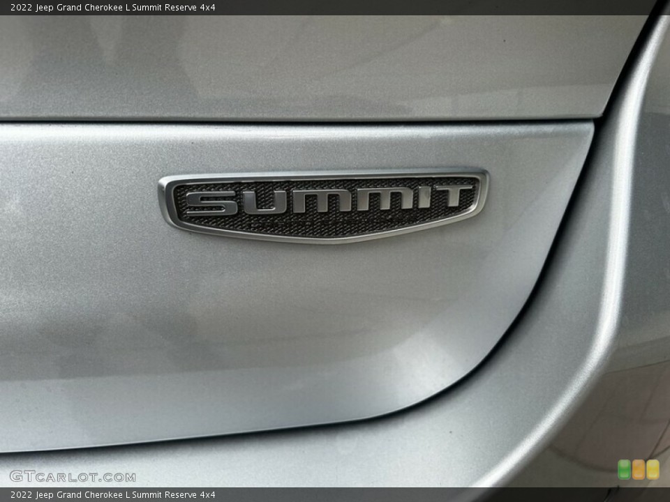 2022 Jeep Grand Cherokee Badges and Logos