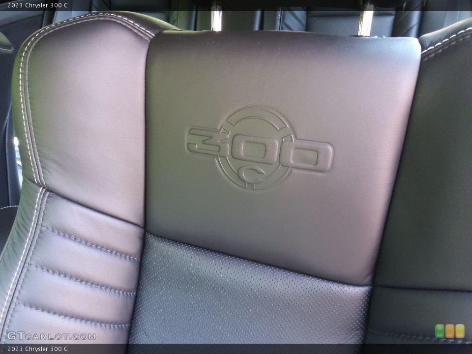 2023 Chrysler 300 Badges and Logos