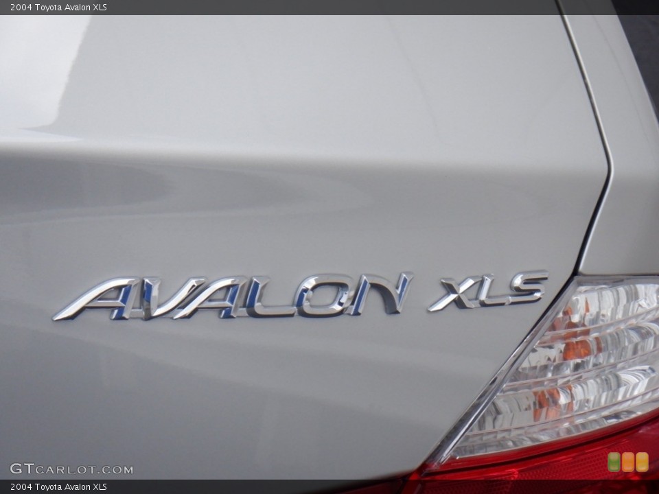 2004 Toyota Avalon Badges and Logos