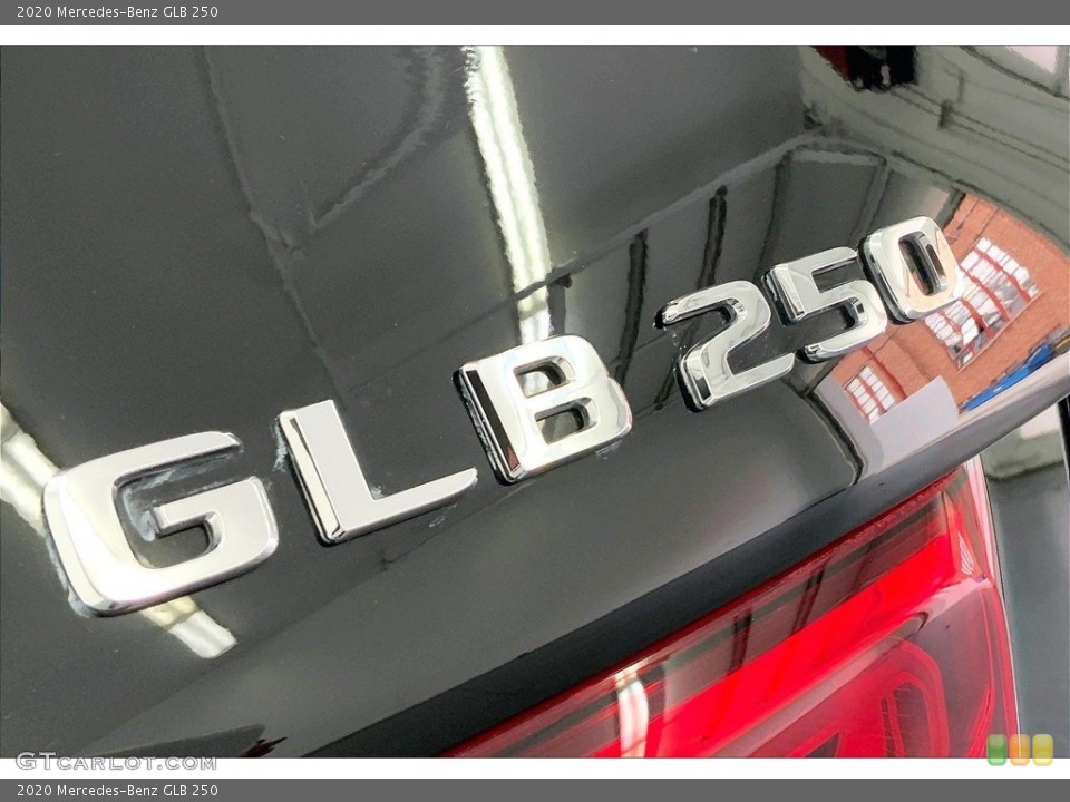 2020 Mercedes-Benz GLB Badges and Logos