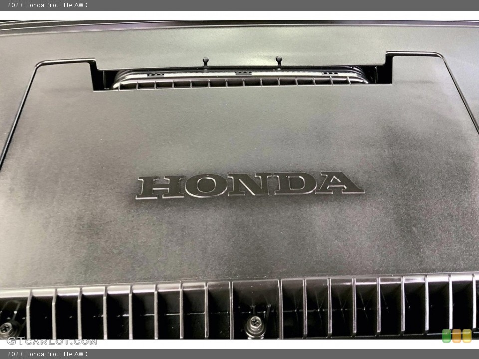 2023 Honda Pilot Badges and Logos