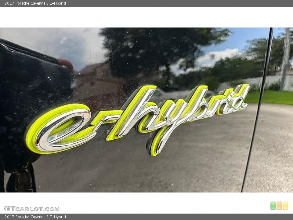 2017 Porsche Cayenne Badges and Logos
