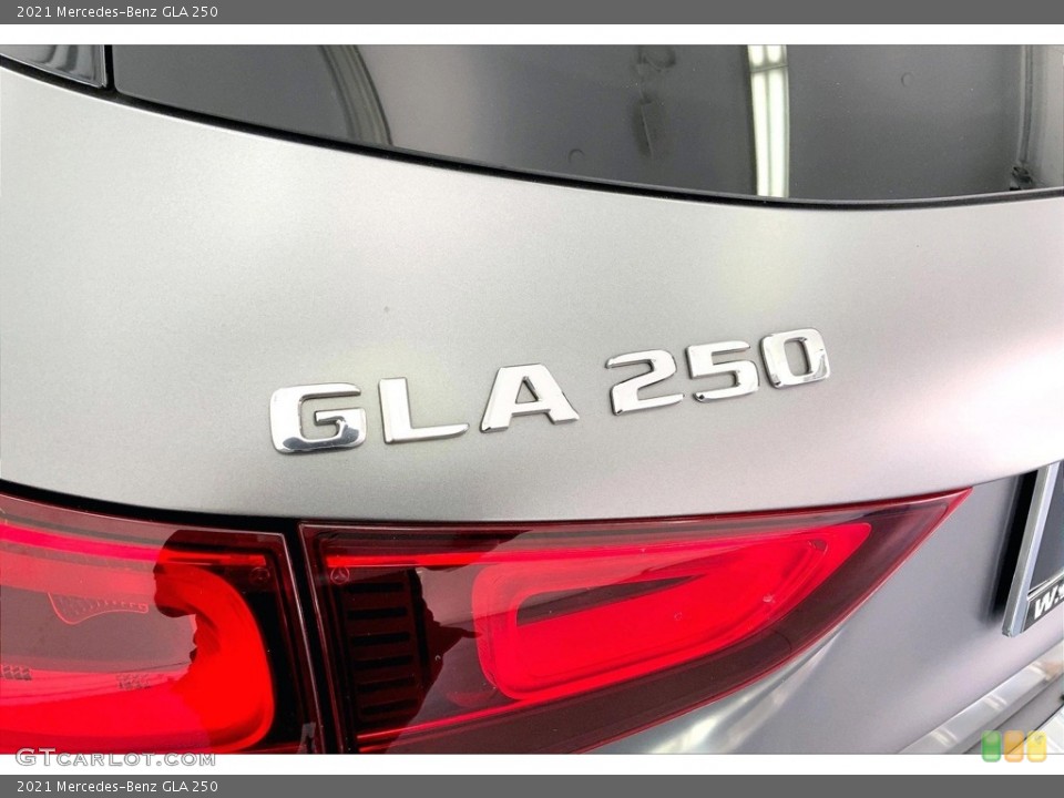 2021 Mercedes-Benz GLA Badges and Logos