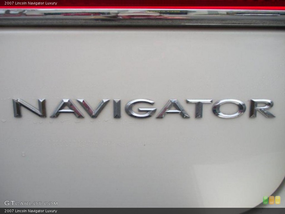 2007 Lincoln Navigator Badges and Logos