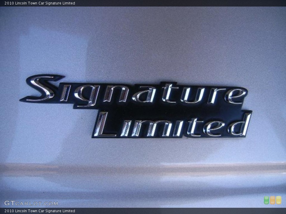 2010 Lincoln Town Car Custom Badge and Logo Photo #37611836