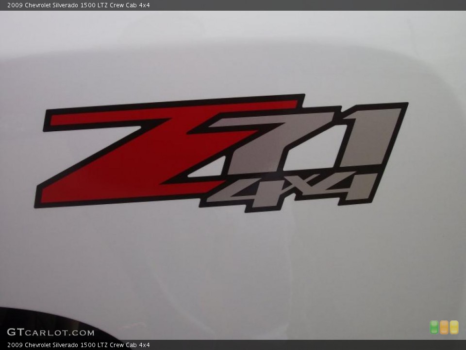 2009 Chevrolet Silverado 1500 Custom Badge and Logo Photo #38533159