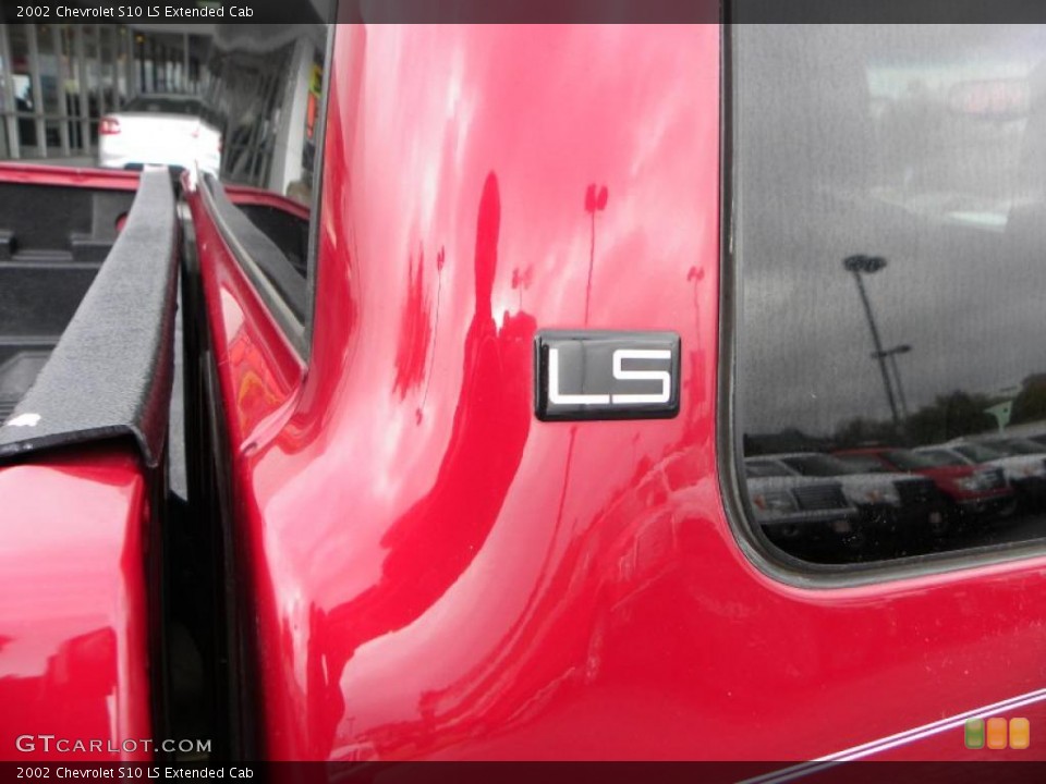 2002 Chevrolet S10 Custom Badge and Logo Photo #38722595