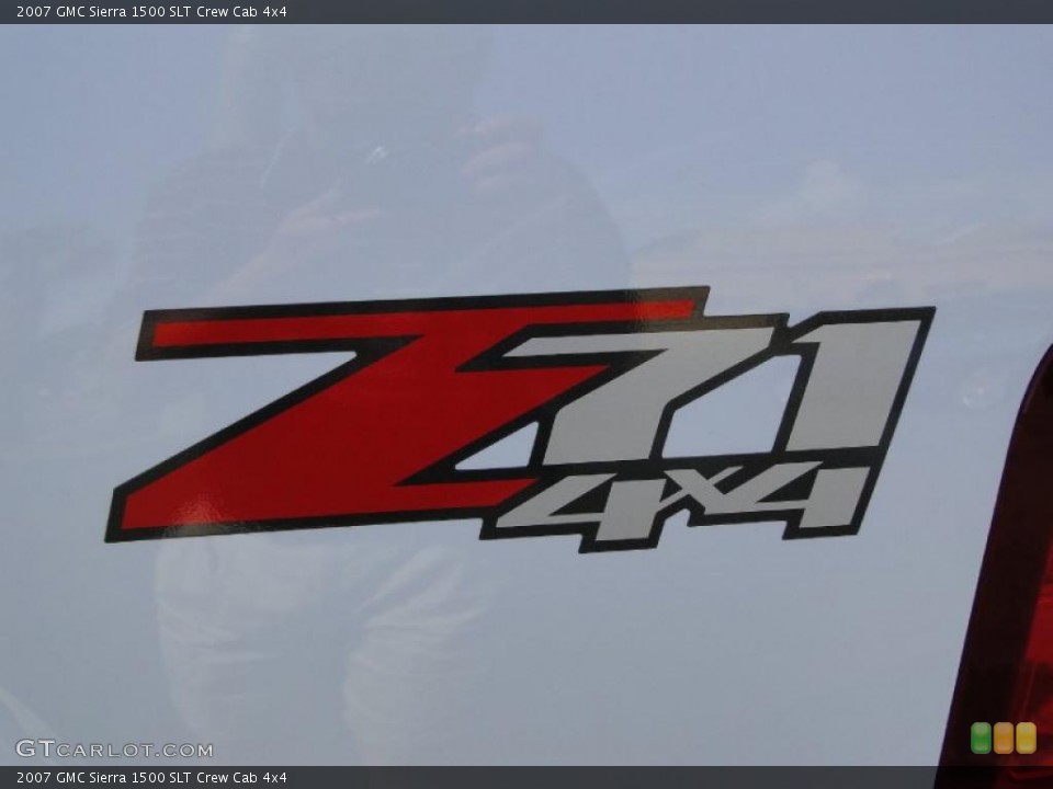 2007 GMC Sierra 1500 Custom Badge and Logo Photo #38892550