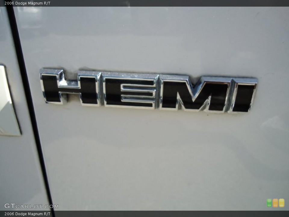 2006 Dodge Magnum Custom Badge and Logo Photo #38958930