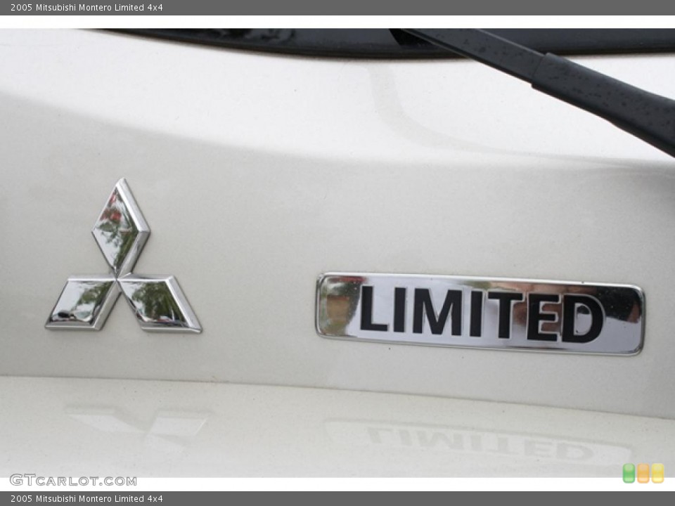 2005 Mitsubishi Montero Badges and Logos