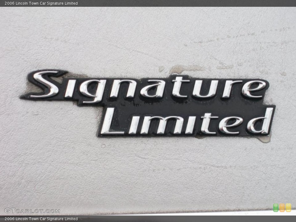2006 Lincoln Town Car Custom Badge and Logo Photo #39274663